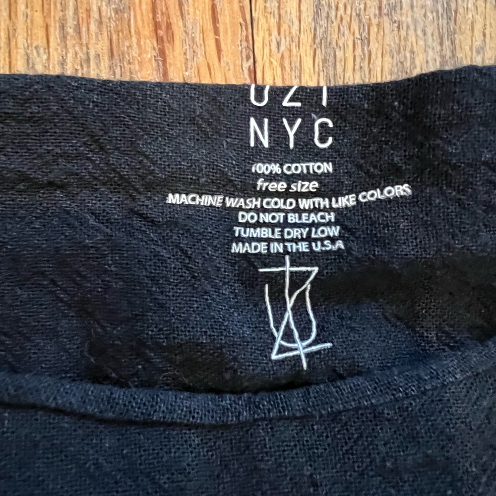 Uzi nyc black box top one size - Picture 3 of 6